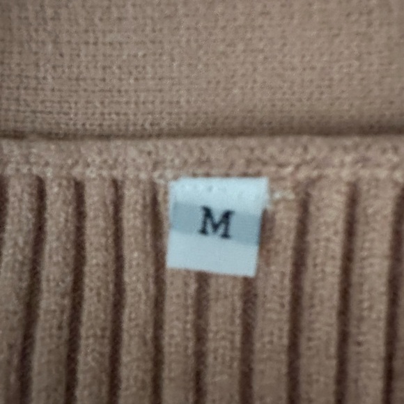 **NEW** Ribbed Bodycon Dress - Picture 5 of 5